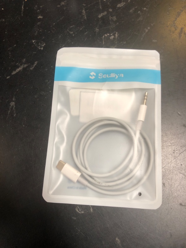 Photo 1 of USB C to 3.5mm Audio Aux Jack Cable,3.3 ft, aux Cord for iPhone,Type C to 3.5mm Aux Headphone Stereo Cord Car Cable Compatible with iPhone 15/15 Pro Max, Samsung Galaxy S23 S22 Note 20(White)