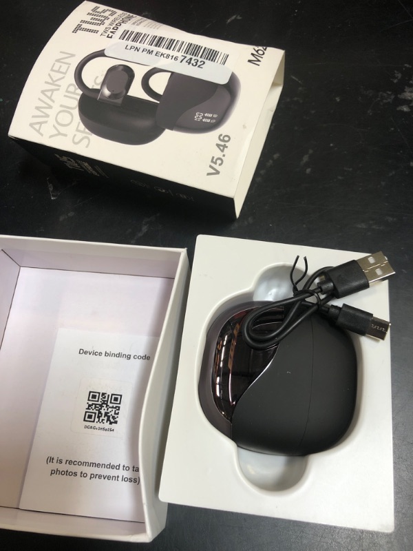 Photo 1 of Wireless Bluetooth Earbuds 