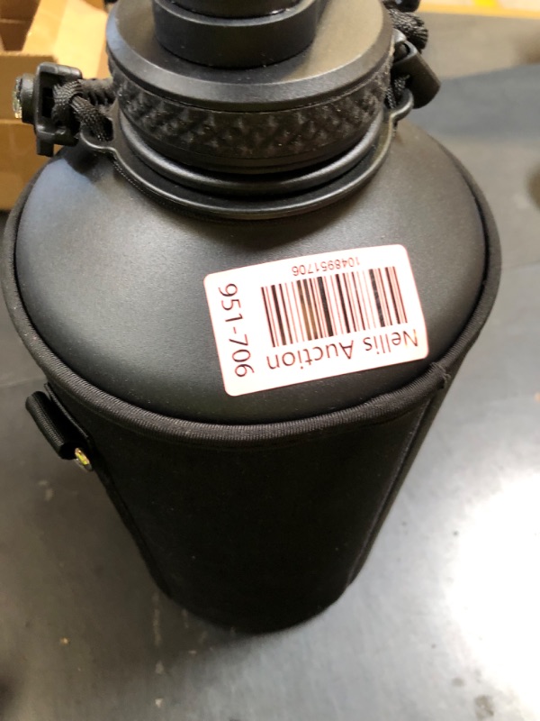 Photo 1 of Watter bottle black
