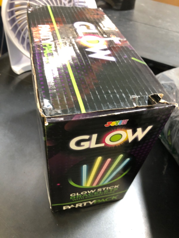 Photo 1 of JOYIN 800 Pcs 8" Glowsticks, Bracelets Necklaces, Glow in the Dark Party Favors, Easter, Christmas, Halloween Supplies Pack, Football Party Supplies