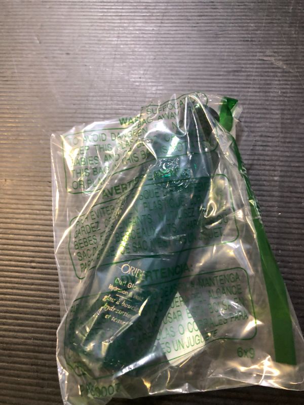 Photo 1 of Oribe Curl Gloss Hydration & Hold , 5.9 Fl Oz (Pack of 1)