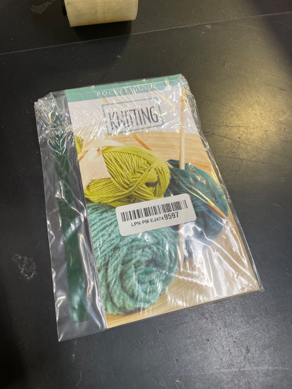Photo 1 of Leisure Arts-Knit Pocket Guide