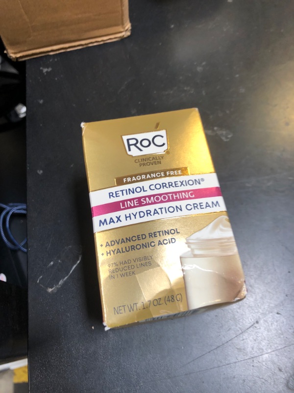 Photo 1 of RoC Retinol Correxion Max Hydration Anti-Aging Daily Face Moisturizer with Hyaluronic Acid, Fragrance-Free, Oil Free Skin Care, 1.7 Ounces (Packaging May Vary)