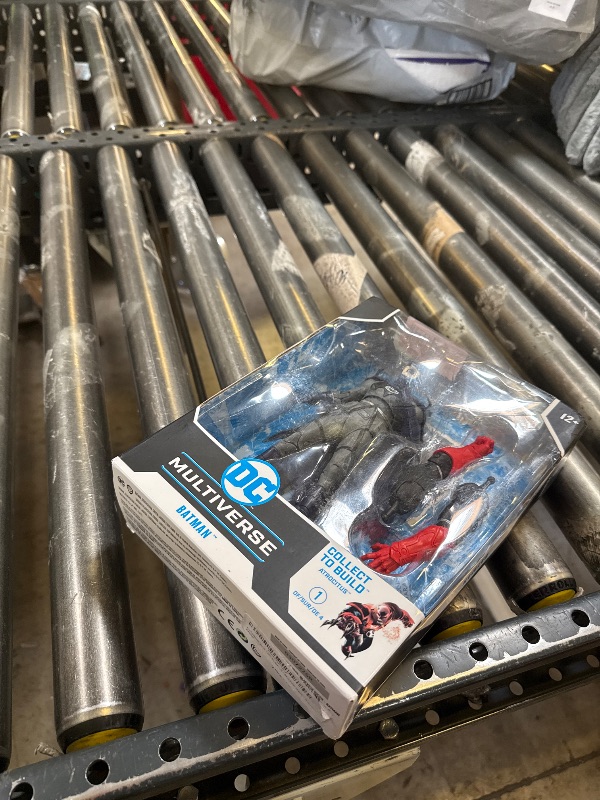 Photo 1 of McFarlane Toys - DC Build-A 7IN Figures WV8 - Blackest Night - Batman