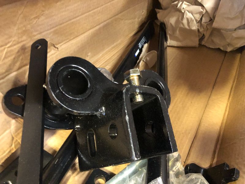 Photo 1 of Reese 49913 Integrated Sway Control Weight Distribution Kit For Trailer , 11,500 lbs. Capacity, Shank Included.