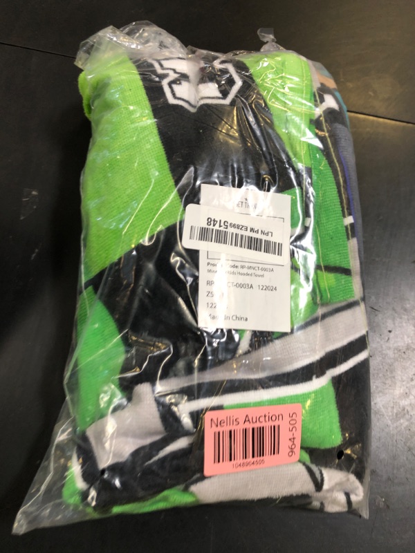 Photo 1 of Minecraft Towelling Poncho Kids Teens Hooded Bath Towels Absorbent Beach Towel (Green/Black, 6-14 Years)