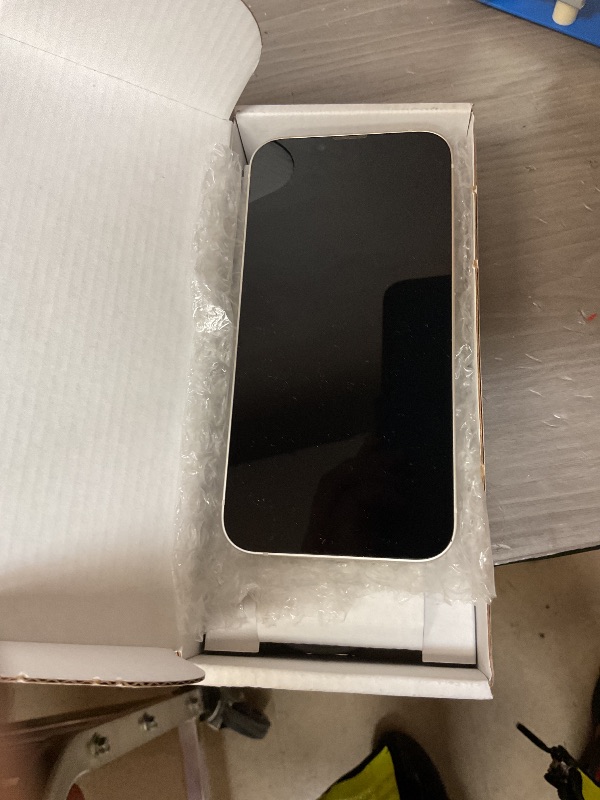 Photo 1 of Apple iPhone 13, 256GB, Starlight - Unlocked (Renewed)