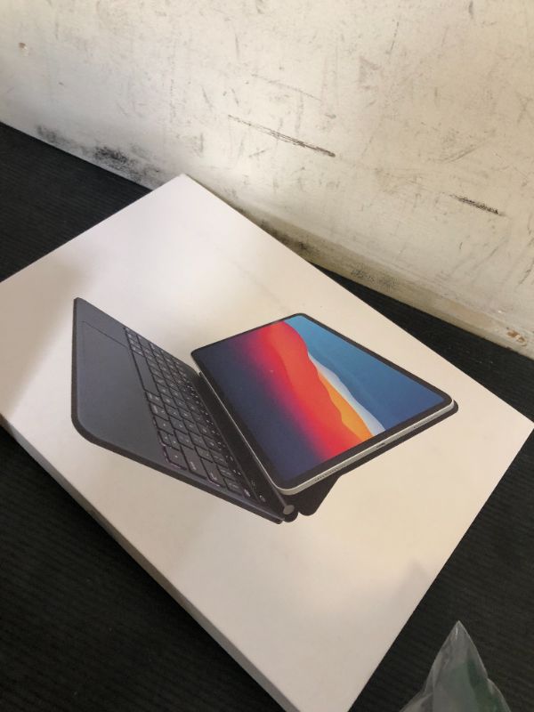 Photo 1 of Wenlaty for iPad Air 11 inch Case with Keyboard (M3/M2) 2025/2024, for iPad Pro 11 inch (5th/4th/3rd/2nd/1st Gen) & iPad Air 5th/4th Generation 10.9 inch Magic Keyboard Case with Multi-Touch Trackpad