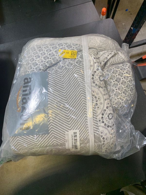 Photo 1 of Secgo Queen Comforter Set for Bed - 100% Cotton Quilts Queen Size, Black Bedspreads (90 * 98 Inch) with 2 Pillow Shams, Patchwork Reversible Lightweight Bedding