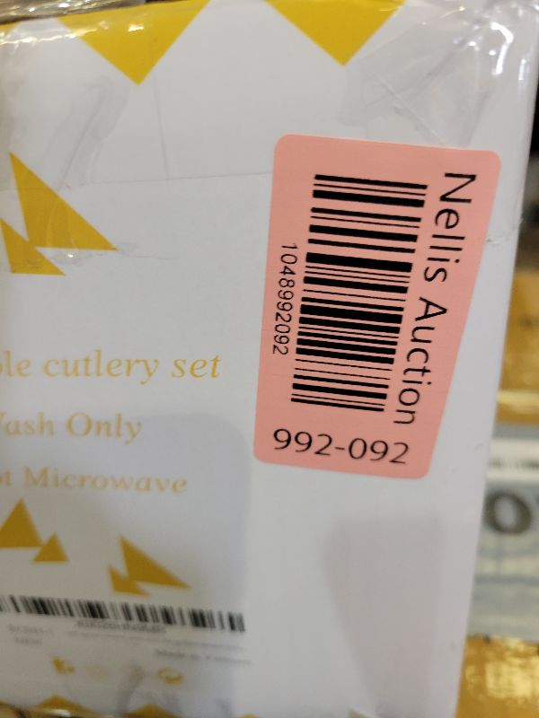 Photo 1 of 100pcs Square Dessert Plates with 100pcs Gold Dessert Forks, Clear Premium Plastic Salad Plates, Party Essentials Appetizer Plates,Gold Plastic Silverware, 6" Clear Dessert Plates and 5" Small Forks