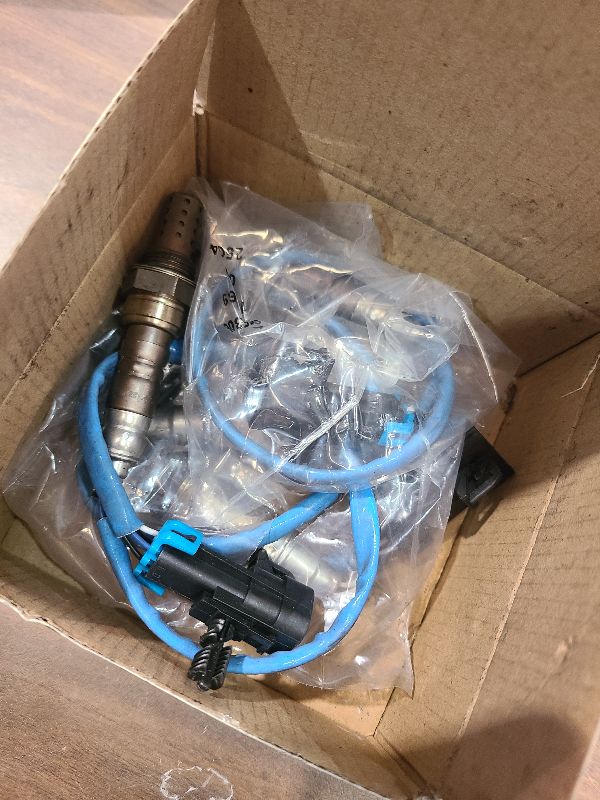 Photo 1 of 234-4012 234-4018 O2 Oxygen Sensor Upstream Downstream 4PCS for 1996 1997 1998 1999 2000 2001 2002 Chevrolet/Chevy Silverado 1500 Tahoe Express 1500 Suburban, GMC Yukon XL Sierra, Cadillac Escalade