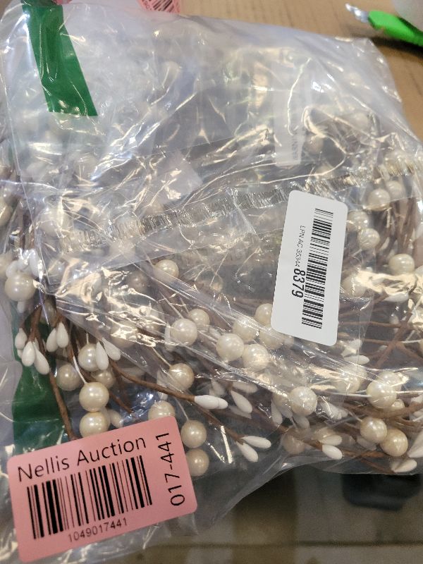 Photo 1 of 12 Inches Berry Wreath Pip Berries Wreath Winter Artificial Twig Wreaths for Festival Celebration Home Farmhouse Front Door Wall Window Home Office Decor Housewarming Gift