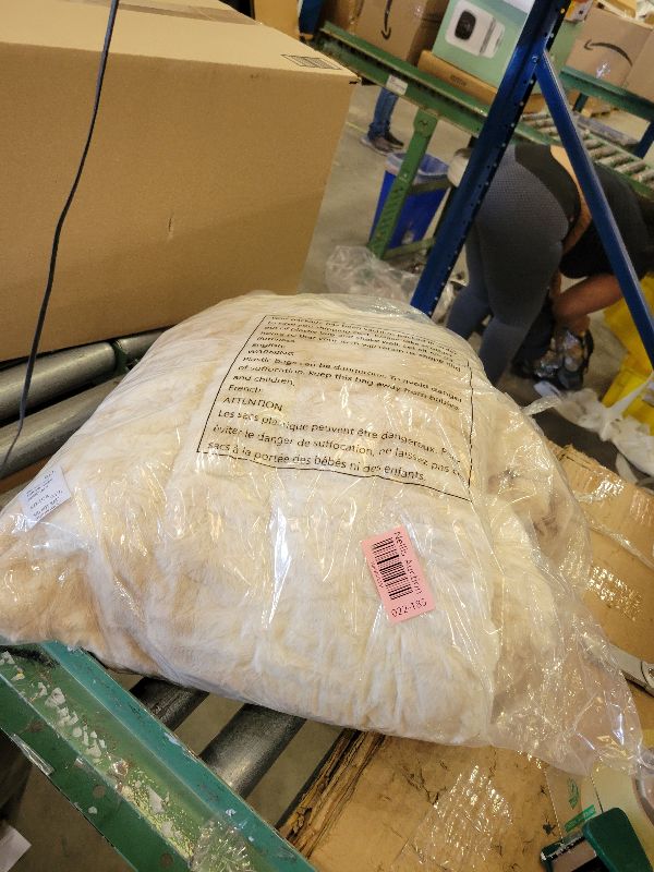 Photo 1 of Oversized Ruched Faux Fur Blanket - 60x80-Inch Jacquard Faux Fur Queen-Size Throw for Sofas and Beds - Luxurious Bedding by Lavish Home (Cream)