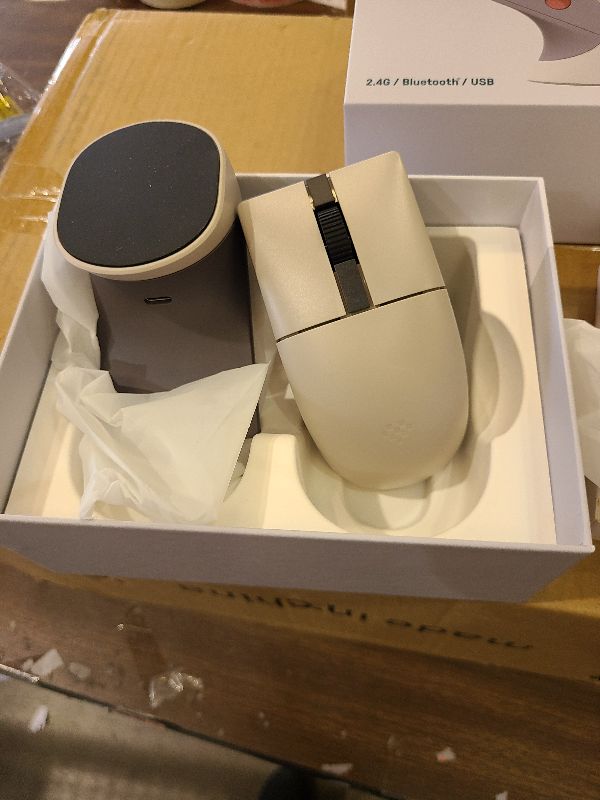 Photo 2 of 8Bitdo Retro R8 Mouse with Charging Dock, PAW 3395 Optical Sensor DPI 26K, 4K Polling Rate, Programmable Buttons, Kailh Sword GM X Micro Switches, Ambidextrous - N Edition