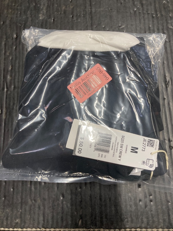 Photo 1 of ***NEEDS WASHING**HAS WAREHOUSE DUST ON IT***KIDS ADIDAS SWEATSHIRT***M*** ***NEEDS WASHING**HAS WAREHOUSE DUST ON IT***