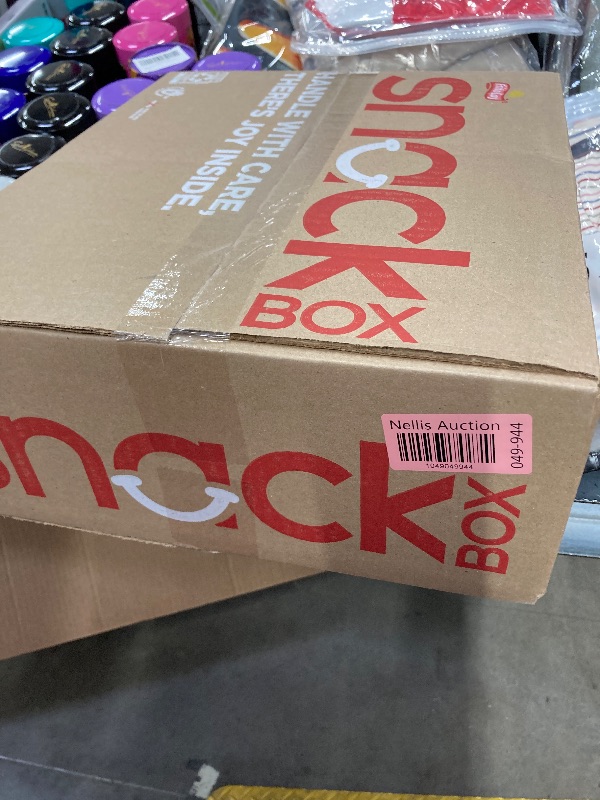 Photo 1 of ***DISTRIBUTER SEALED BOX***Cheetos Cheese Flavored Snacks, Cheddar Jalapeno Crunchy, 1 Ounce (Pack of 40)***DISTRIBUTER SEALED BOX***