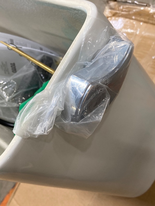 Photo 1 of ***THIS IS TANK ONLY***SELLING AS PARTS ONLY***
TOTO Drake ONE-Piece TANK ONLY Cotton White - CST776CSG#01