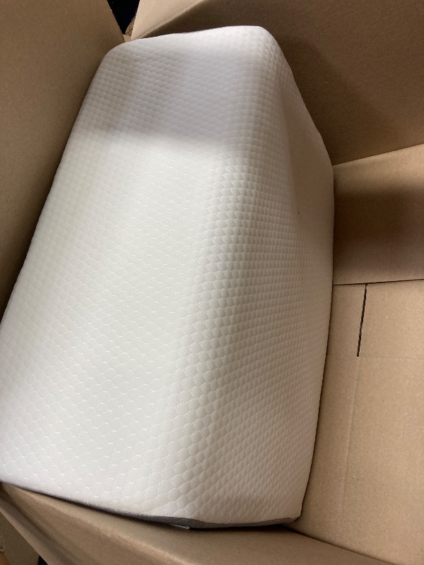 Photo 1 of **used*****Bedluxe Knee Pillow for Back Sleeping, Leg Pillow Knee Wedge Pillow, Memory Foam Wedge Pillows for Legs Post Surgery, Triangle Pillow for Knee Support, Leg Elevation, Knees Hip Back Pain Relief, White