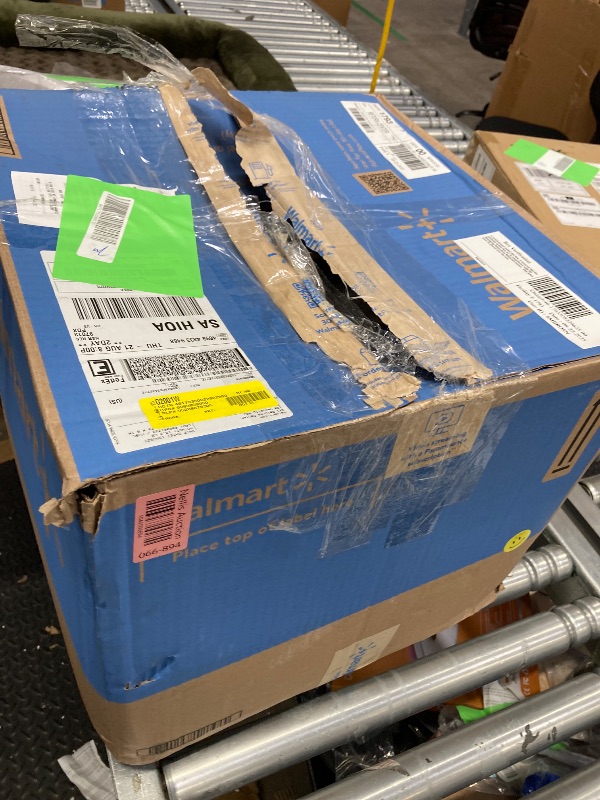 Photo 1 of *** USED**METSAVAIM 6x9 Rug - Ultra Soft Vintage Beige Area Rug for Bedroom, Living Room & Office | Non-Slip Machine Washable Rugs, Ideal for Indoor & Outdoor Use