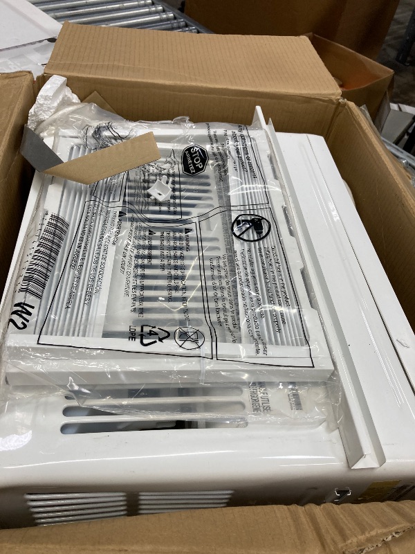Photo 1 of **** DOESN'T TURN ON**** LG LW8024RSMX Window Conditioner, Wi-Fi Enabled w/Remote, 350 Sq.Ft, 4-Way Air Deflection, 3 Cooling and Fan Speeds, 115V, 8,000 BTU, White