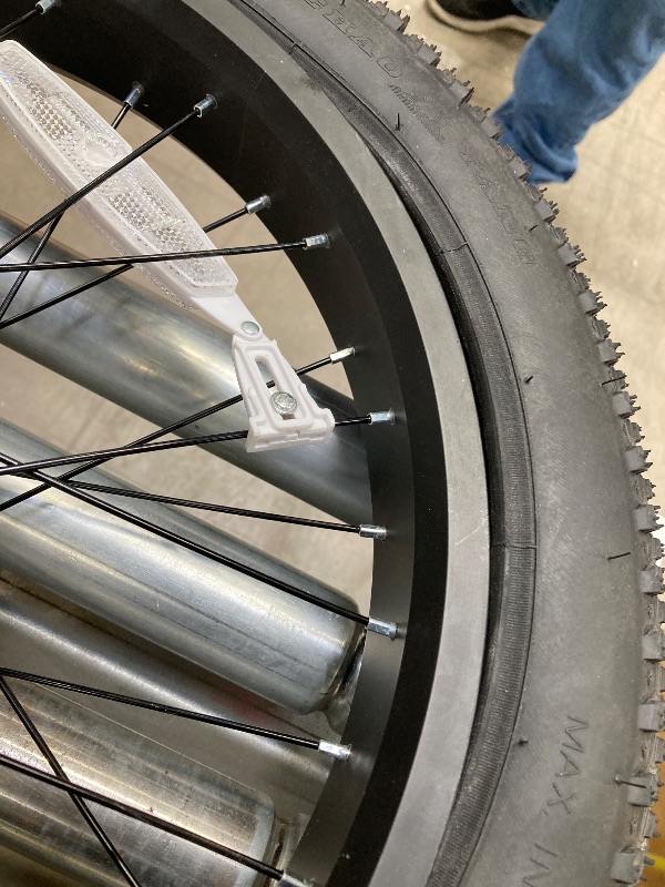 Photo 1 of ***(MISSING KEY, TIRE NOT INSIDE RIM COMPLETELY, SOME SCUFFS/SCRATCHES)*** 
Caroma 819W Foldable Electric Scooter Adults, 20" Fat Tire Electric Bike with 500Wh Battery, Up to 30Miles & 20MPH, Adult Electric Bicycles for Commuting with Basket & Adjustable 