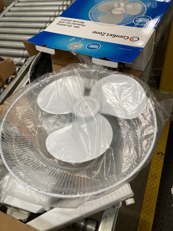 Photo 1 of ***(DAMAGED -SELLING AS PARTS ONLY)*** 
Comfort Zone 18 in. Pedestal Fan Tilt, 3 Speeds & Timer