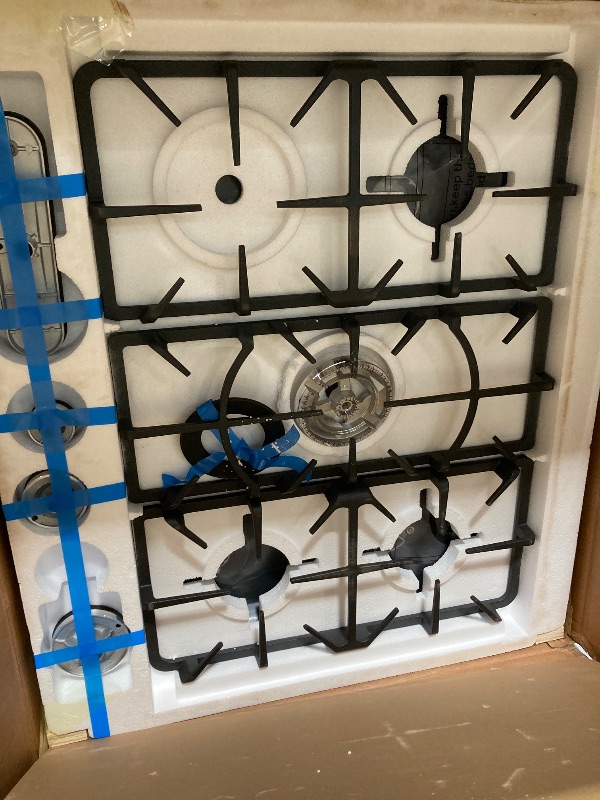 Photo 1 of ***I DON'T KNOW IF IT WORKS, I DON'T KNOW IF ANY PARTS ARE MISSING*** Kenmore 2276833 5.6 Cu Ft 5 Burner Gas Range, Front Control