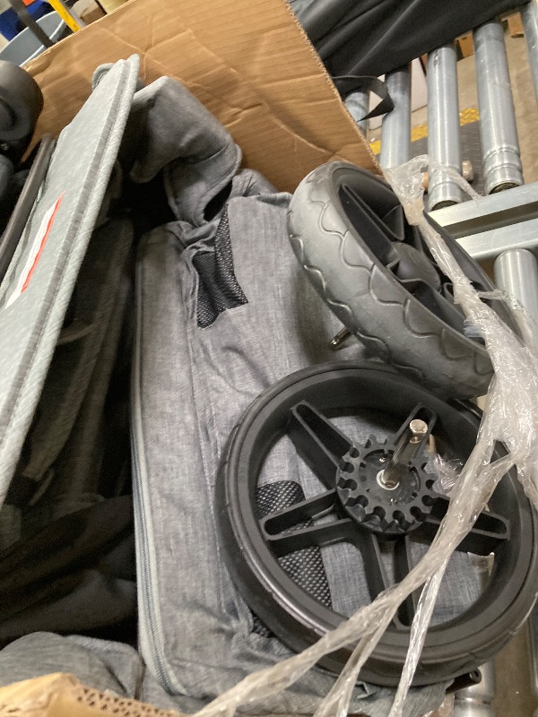 Photo 1 of ***I don't know if it works, I don't know if there are missing parts*** SACVON Toddler Stroller Wagon for 4 Kids with Cooler Bag,Parent Organizer,5-Point Harnesses,Black
