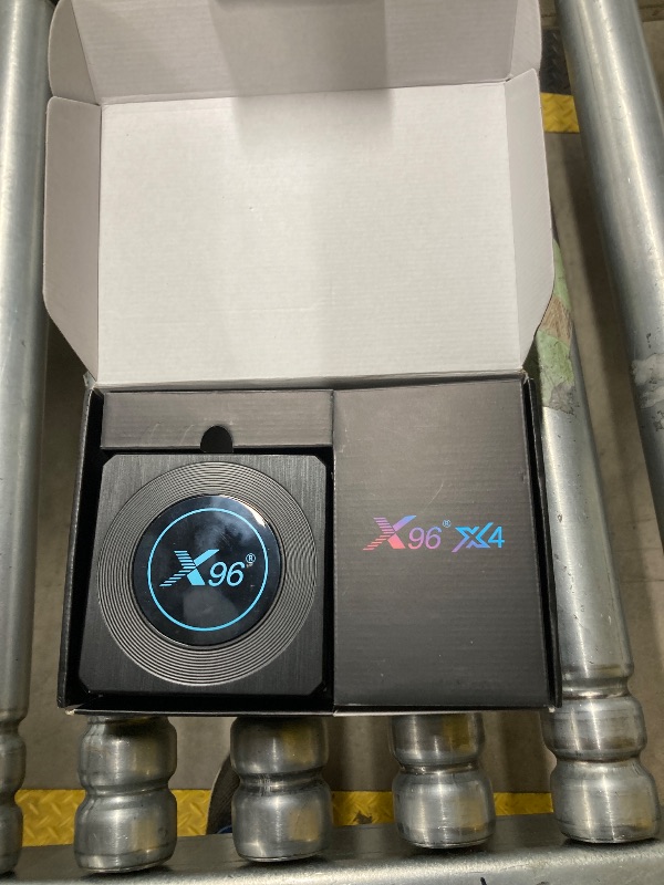 Photo 1 of ***(MISSING PARTS - SELLING AS PARTS ONLY*** 
Amlogic S905X4 Android 11.0 X96 X4 4GB RAM 64GB ROM Dual-WiFi 2.4GHz/5GHz BT Quad Core 64 Bits 3D/8K 1000M