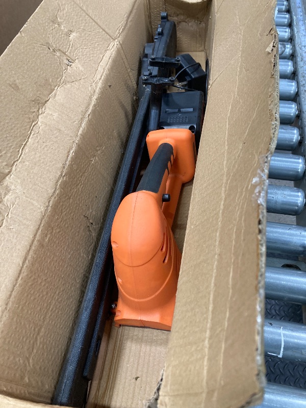 Photo 1 of ***WHITOUT PARTS***22''Hedge Trimmer Cordless,21V Electric Handheld Bush Clipper with 2 Pack 4000mAh Rechargeable Batteries,3200RPM 180°Rotatable Head,3/4''Blade Gap,Lightweight & Compact Trimmer