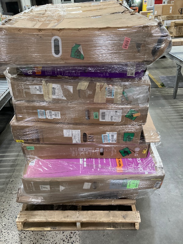 Photo 1 of *No returns***No refund*******TV pallet doesn't work, only for parts of different brands and sizes. Some turn on, others don't. Broken screens, possibly missing cables and remote control. Returns not accepted. Final sale, approximate retail price of parts