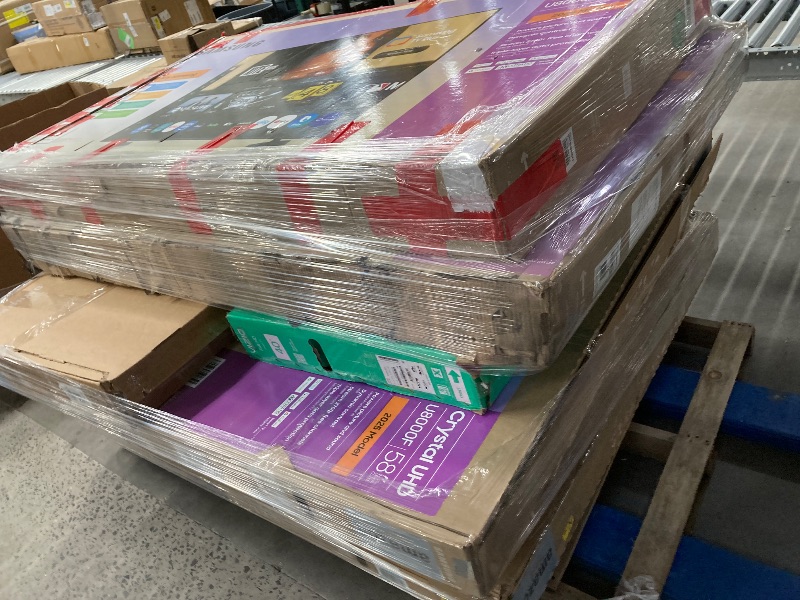 Photo 1 of *No returns***No refund*******TV pallet doesn't work, only for parts of different brands and sizes. Some turn on, others don't. Broken screens, possibly missing cables and remote control. Returns not accepted. Final sale, approximate retail price of parts
