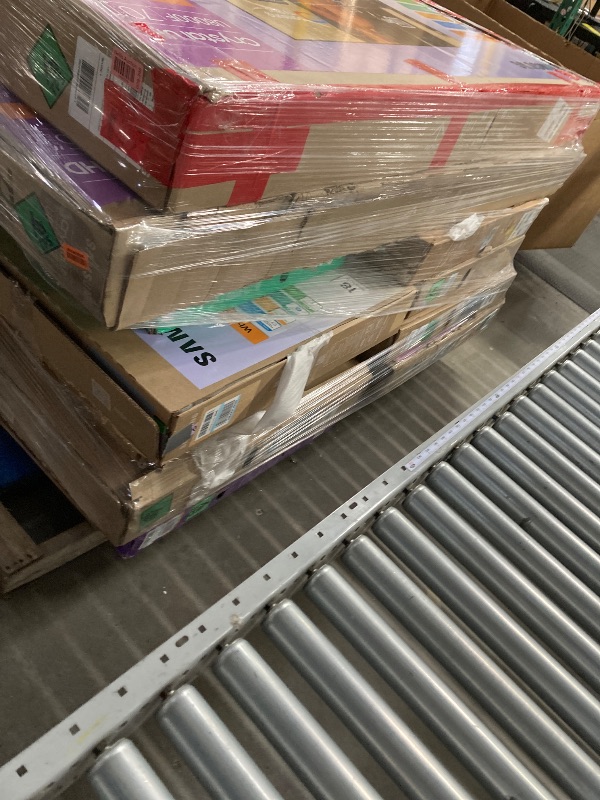 Photo 1 of *No returns***No refund*******TV pallet doesn't work, only for parts of different brands and sizes. Some turn on, others don't. Broken screens, possibly missing cables and remote control. Returns not accepted. Final sale, approximate retail price of parts