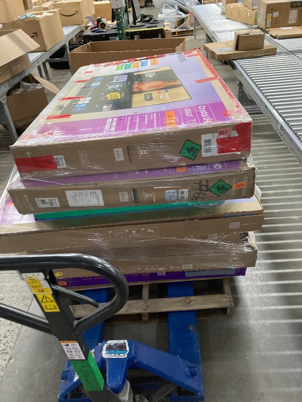Photo 1 of *No returns***No refund*******TV pallet doesn't work, only for parts of different brands and sizes. Some turn on, others don't. Broken screens, possibly missing cables and remote control. Returns not accepted. Final sale, approximate retail price of parts