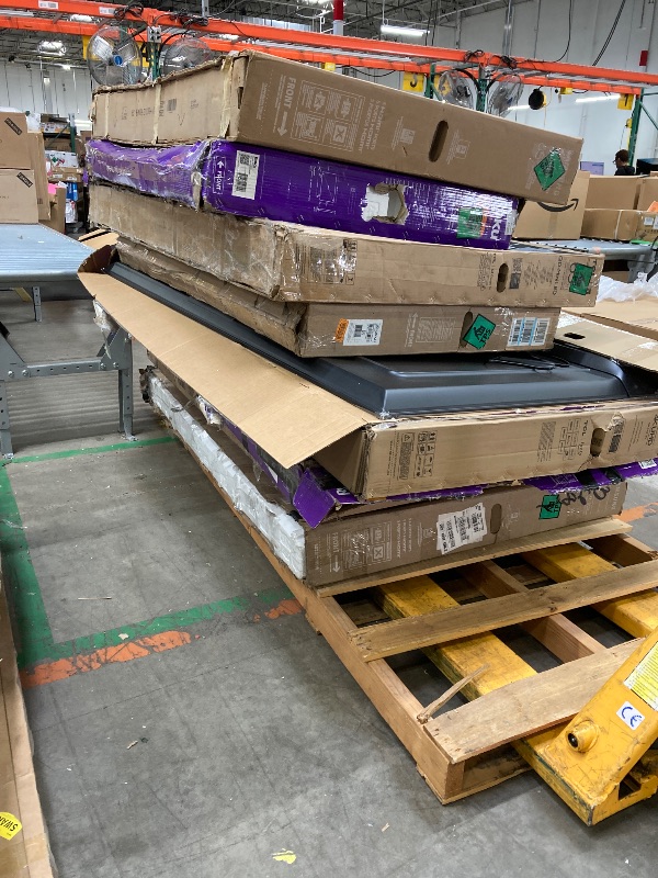 Photo 1 of ********No returns***No refund*******TV pallet doesn't work, only for parts of different brands and sizes. Some turn on, others don't. Broken screens, possibly missing cables and remote control. Returns not accepted. Final sale, approximate retail price o