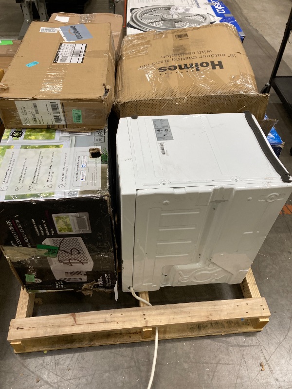Photo 1 of ****no returns accepted***** final sale *****pallet with air conditioners and possible some fans only for parts, remote control or some part may be missing this pallet also contains small miscellanious item retail price is estimated for parts.