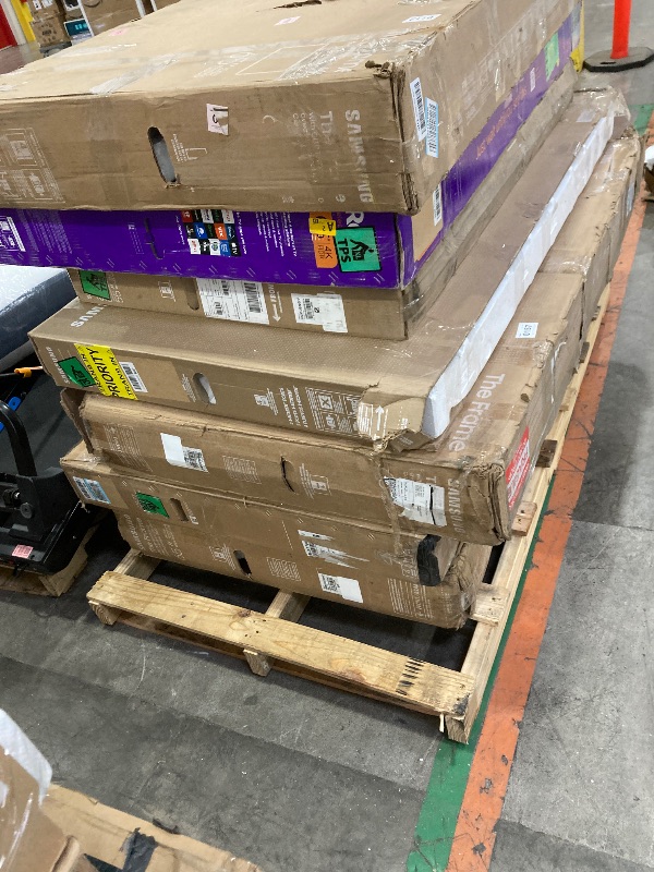 Photo 1 of ********No returns***No refund*******TV pallet doesn't work, only for parts of different brands and sizes. Some turn on, others don't. Broken screens, possibly missing cables and remote control. Returns not accepted. Final sale, approximate retail price o