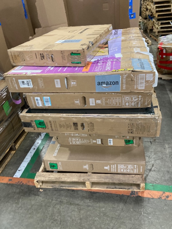Photo 1 of ********No returns***No refund*******TV pallet doesn't work, only for parts of different brands and sizes. Some turn on, others don't. Broken screens, possibly missing cables and remote control. Returns not accepted. Final sale, approximate retail price o