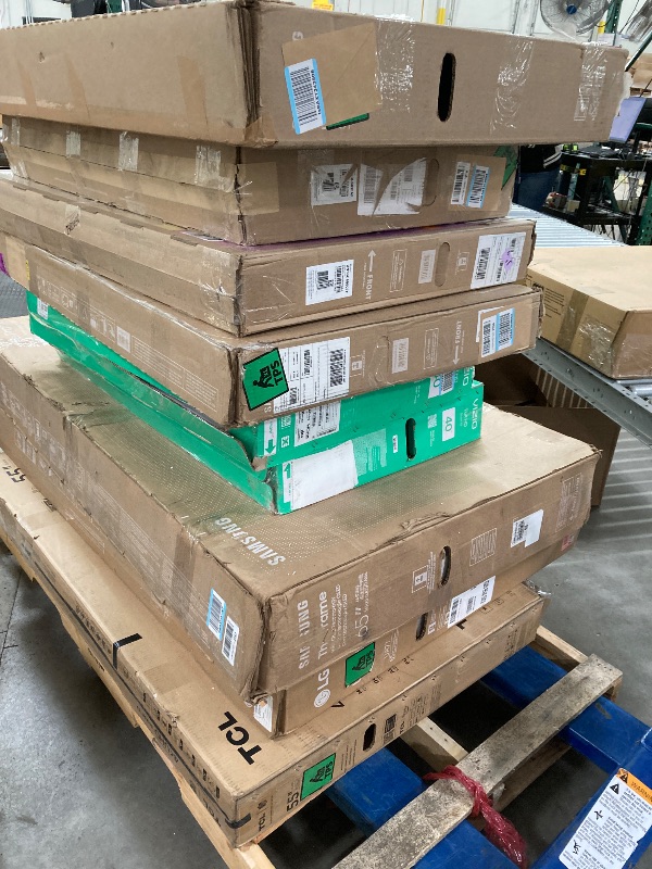 Photo 1 of ********No returns***No refund*******TV pallet doesn't work, only for parts of different brands and sizes. Some turn on, others don't. Broken screens, possibly missing cables and remote control. Returns not accepted. Final sale, approximate retail price o