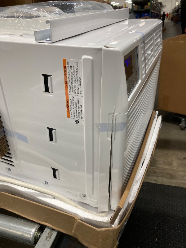 Photo 1 of ***It's broken but it works***PhiloDeco 8000 BTU Window Air Conditioner 350 Sq. ft. Intelligent, LED Display Screen, with Remote Control,Ac Can Be Used as a Dehumidifier/Fan, Operates Quietly, Energy-Saving. Timer/Sleep and ECO
