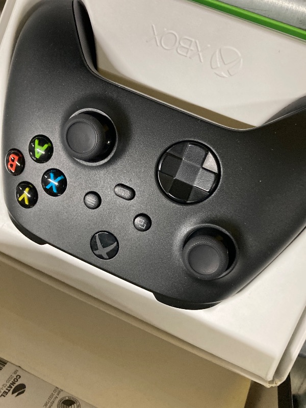 Photo 1 of ***(PARTS ONLY -SELLING AS USED PARTS ONLY)***  
Xbox Wireless Gaming Controller (2025) – Carbon Black – Play on Xbox, Windows, Android, iOS, FireTV Sticks, Smart TVs, VR Headsets