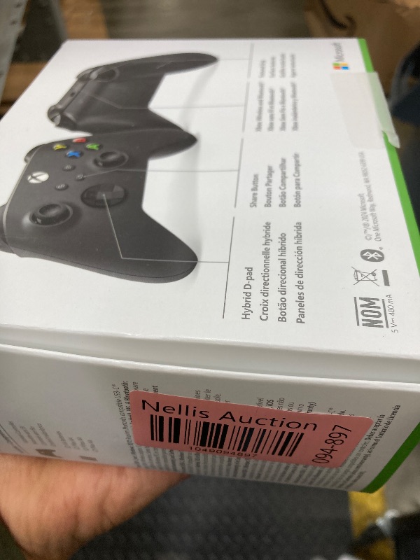 Photo 1 of ***(PARTS ONLY -SELLING AS USED PARTS ONLY)***  
Xbox Wireless Gaming Controller (2025) – Carbon Black – Play on Xbox, Windows, Android, iOS, FireTV Sticks, Smart TVs, VR Headsets