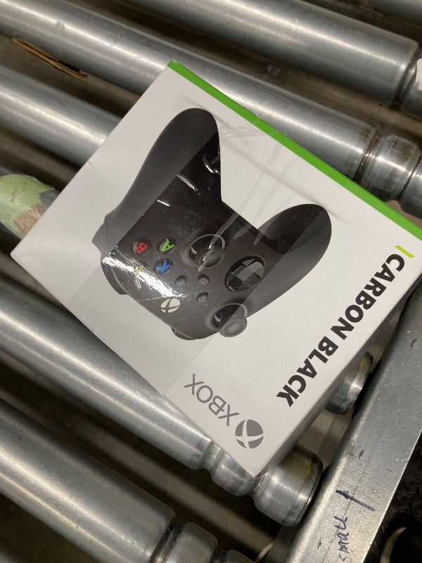 Photo 1 of ***(PARTS ONLY -SELLING AS USED PARTS ONLY)***  
Xbox Wireless Gaming Controller (2025) – Carbon Black – Play on Xbox, Windows, Android, iOS, FireTV Sticks, Smart TVs, VR Headsets