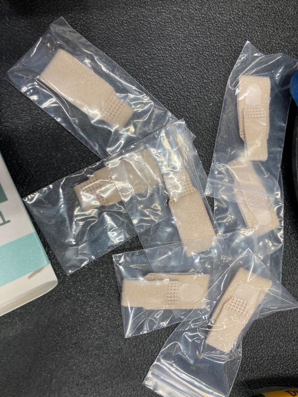 Photo 1 of ***One is MISSING*** ITS A 7 PACK TOTAL***Welnove Hammer Toe Straightener - 7 Pack Broken Toe Wraps - Hammer Toe Corrector for Women - Toe Splints for Crooked Toes, Curled Toes, Bent Toes - (Small, Beige)