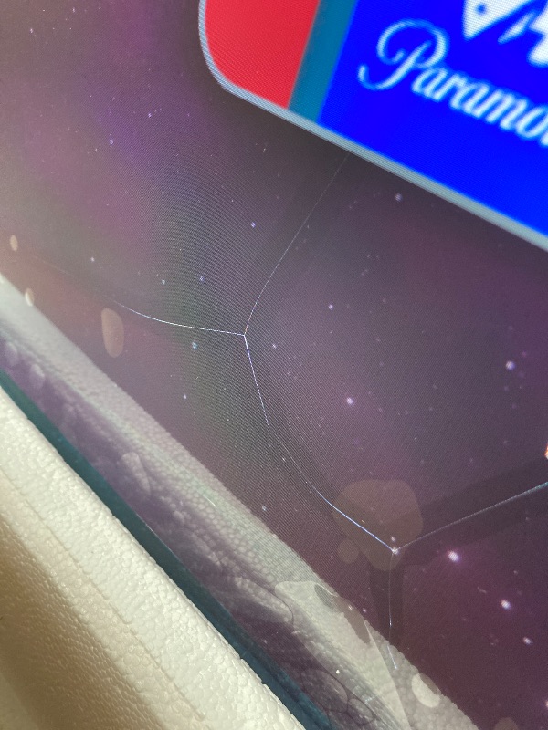 Photo 1 of ****FOR PARTS ONLY***CRACKED SCREEN***VIZIO M55Q6L4 55 in.; Class Quantum 4K QLED HDR Smart TV