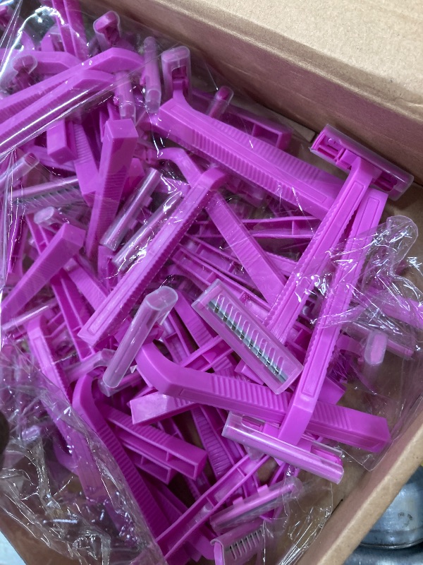 Photo 1 of ***(OPEN PACKAGE -MISSING PIECES -SELLING AS IS )*** 
Hanaive Women's Disposable Razors Bulk Twin Blade Disposable Stainless Steel Hospitality Quality Shaver Multipurpose Portable Shave Razor Manual for Bathing Hotel Travel(Pink,