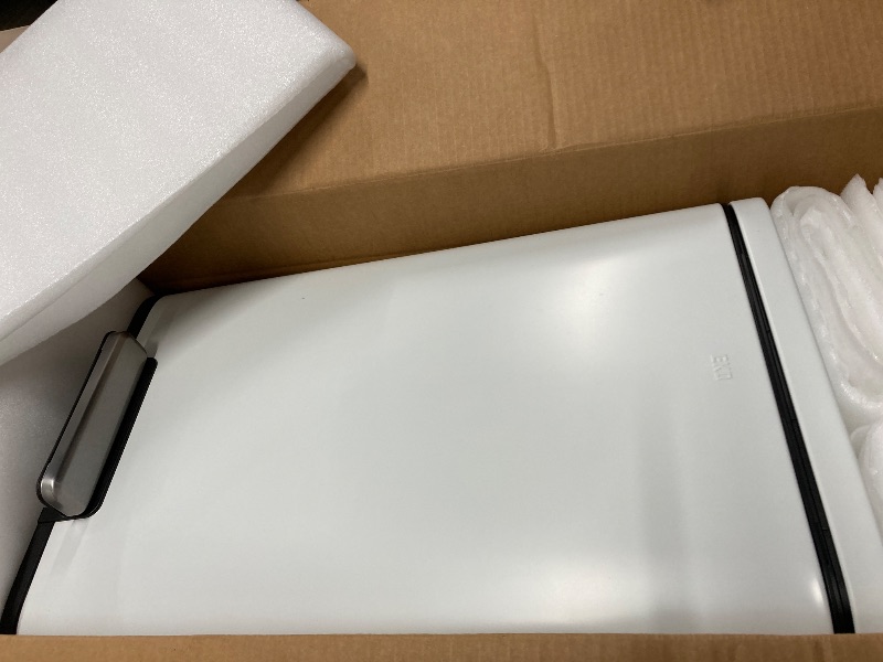 Photo 1 of ***FOOTPEDAL IS BROKEN***Madison Matte White 50 Liter/13.2 Gallon Step Trash Can with Inner Liner - Fingerprint Resistant Finish