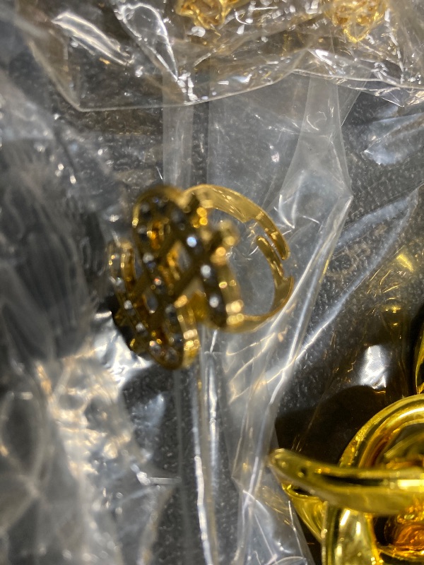 Photo 1 of ***SOME ITEMS ARE MISSING***GIFIKOI 80s 90s Hip Hop Costumes Outfit Kit Fake Gold Chain Necklace Gold Dollar Sign Cap Jewelry Set Rapper Accessories