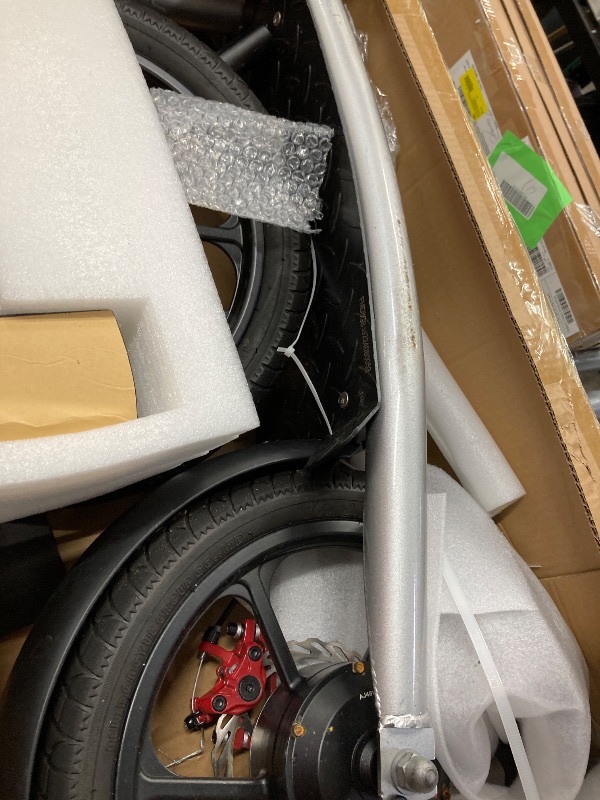 Photo 1 of ***(SELLING AS PARTS ONLY -DAMAGE-PARTS ONLY)*** 
Hiboy VE1 PRO Electric Scooter - 16" Pneumatic Tires - 31 Miles Long Range & 23Mph Folding Commuter Electric Scooter