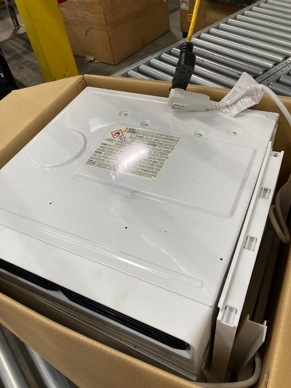 Photo 1 of ** PARTS ONLY** Midea 8,000 BTU Smart Inverter Window Air Conditioner with APP, Alexa Control, 115V AC Unit Cools up to 350 Sq. Ft, Quiet Operation, Energy Saving, Remote & Easy Installation Kit, White